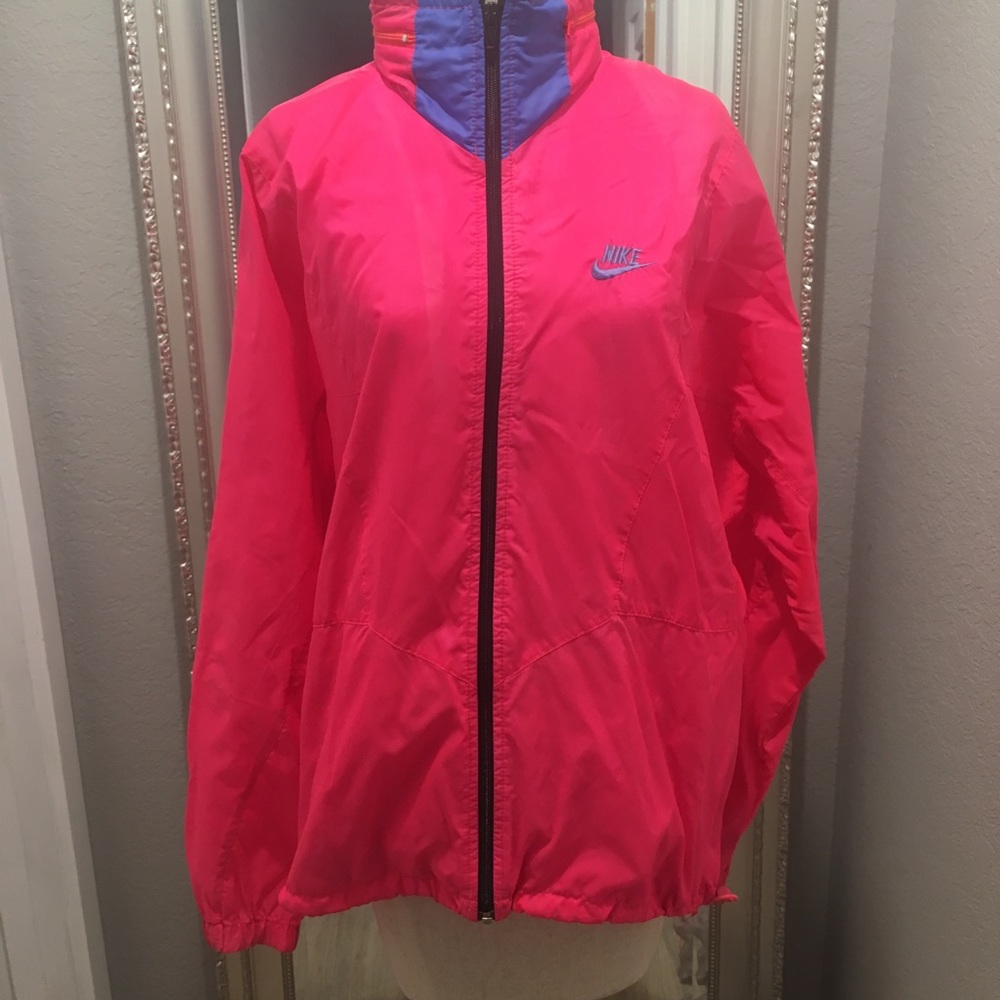 ULTRA RARE NIKE HOODED WINDBREAKER